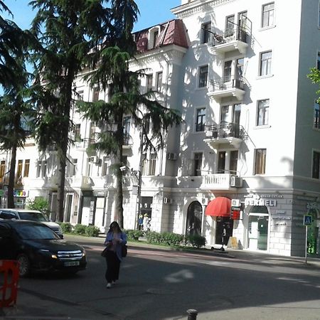 Tengiz'S Apartment On Gorgiladze Batumi Exterior foto