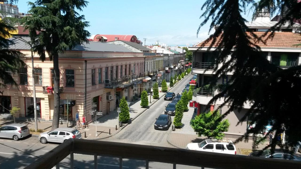 Tengiz'S Apartment On Gorgiladze Batumi Exterior foto